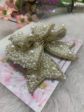 Load image into Gallery viewer, Pearl Victorian