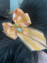 Load image into Gallery viewer, Ribbon Clutches