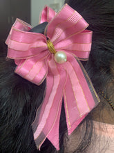 Load image into Gallery viewer, Ribbon Clutches