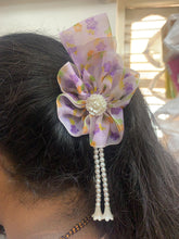 Load image into Gallery viewer, Floral & Pearl Closed Banana Clutches