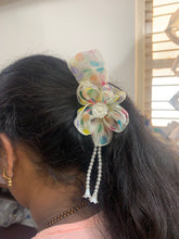 Load image into Gallery viewer, Floral & Pearl Closed Banana Clutches