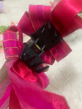 Load image into Gallery viewer, Ribbon Clutches