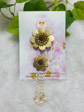 Load image into Gallery viewer, Royal Kundan Kasu Clip golden cream