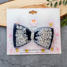 Load image into Gallery viewer, Dainty pearl