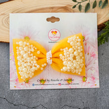 Load image into Gallery viewer, Dainty pearl
