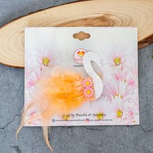 Load image into Gallery viewer, Chic Feather Clip