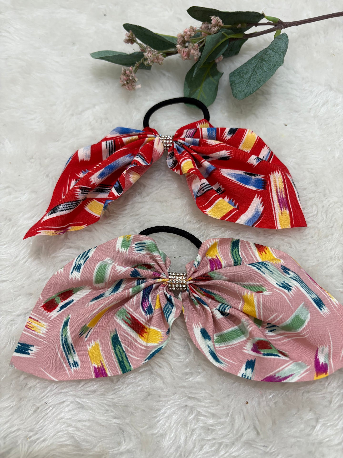 Tail scrunchies abstract