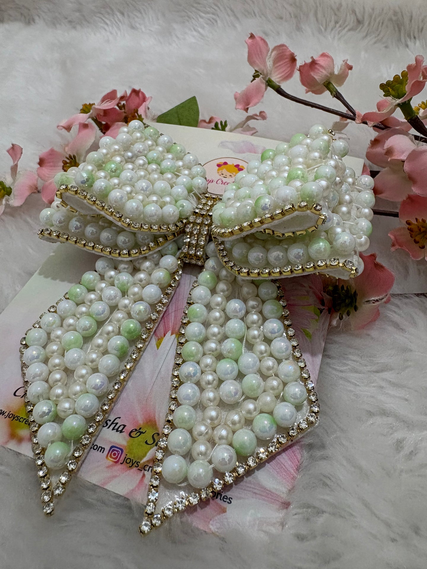 Celeste Pearl Bow Light Pista Green
