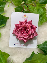 Load image into Gallery viewer, Pink 2 Dhaliya Flower Head Band
