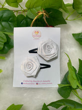 Load image into Gallery viewer, White Rosy Tic Tacs
