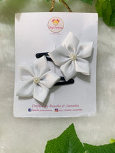 Load image into Gallery viewer, White 5 Petal Flower Tic Tacs
