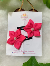 Load image into Gallery viewer, Hot Pink 5 Petal Flower Tic Tacs
