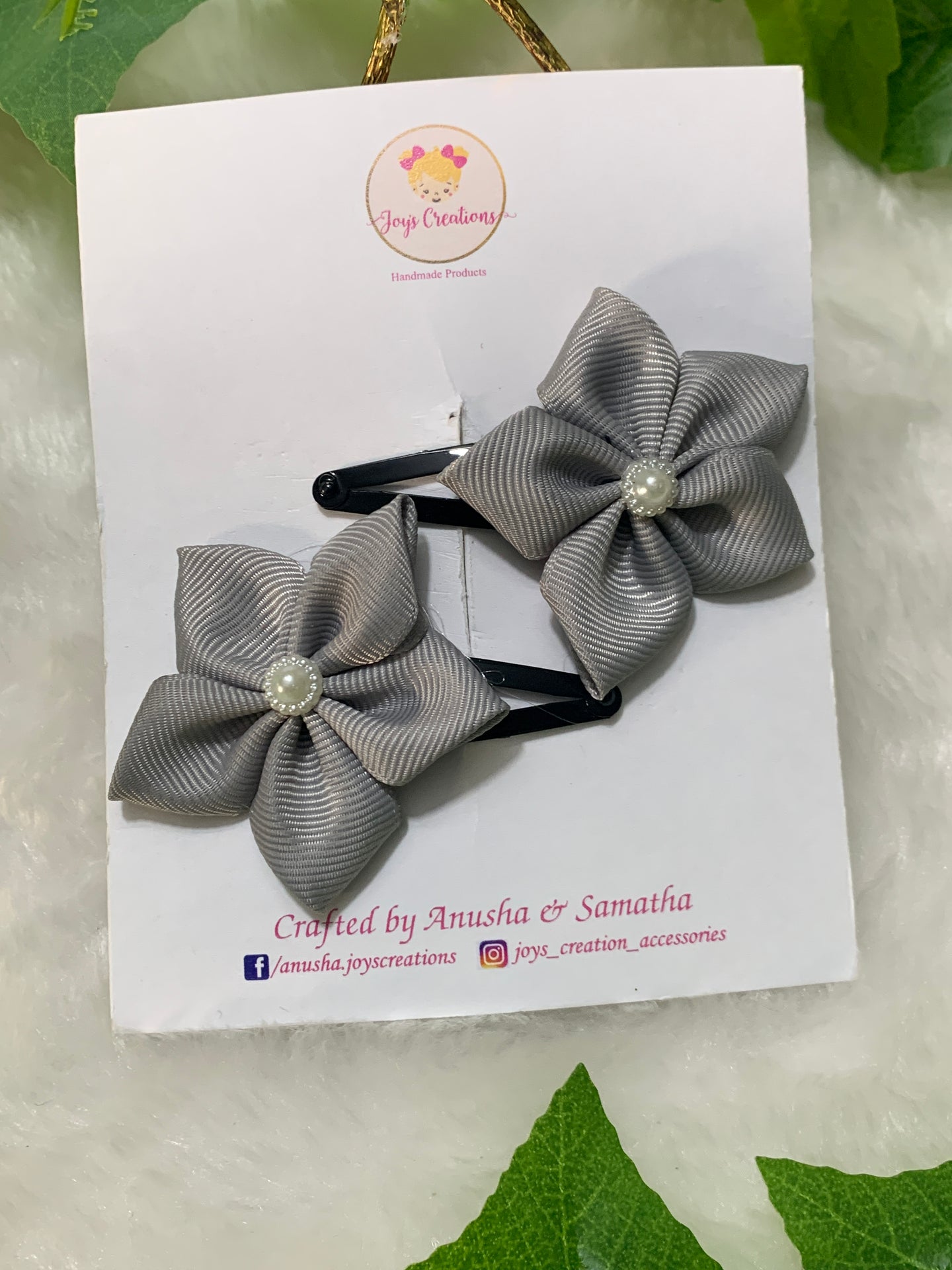 Grey 5 Petal Flower Tic Tacs