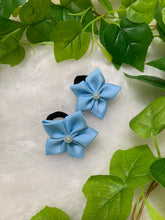 Load image into Gallery viewer, Blue 5 Petal Flower Tic Tacs
