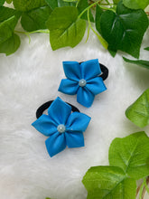 Load image into Gallery viewer, Blue 5 Petal Flower Tic Tacs
