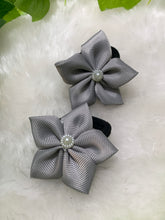 Load image into Gallery viewer, Grey 5 Petal Flower Tic Tacs
