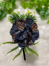 Load image into Gallery viewer, Orange Wild Flower
