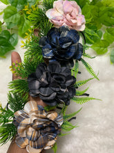 Load image into Gallery viewer, Pink Wild Flower
