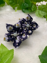 Load image into Gallery viewer, Navy Blue Daisy Printed Tic Tacs
