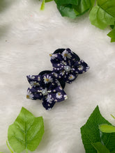 Load image into Gallery viewer, Navy Blue Daisy Printed Tic Tacs
