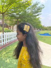 Load image into Gallery viewer, Yellow Snap Clips
